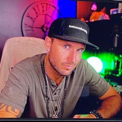 Future’s Trader/ I’m the future, past, and present, I’m the fine line.