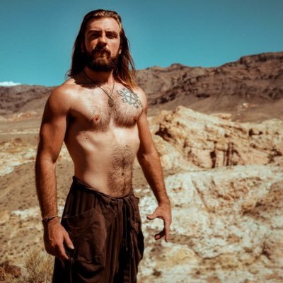 Marketing wizard at @animatemybrand 
Appalachian designer, musician, and mythology enthusiast.
BJJ Blue Belt.
Solar idealist.