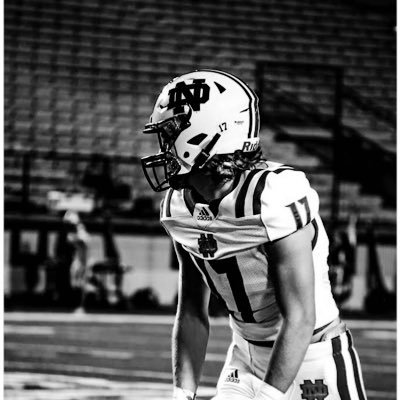 WR #17 - North Desoto 5’10 / 175 lbs / B: 285 / S: 405 / PC: 265 / 4.1 GPA #GoDawgs