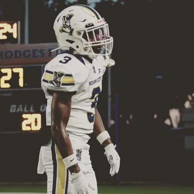 Dwonya Williams (Dj) River City Prep -Co’2024 Mid year (4 years of eligibility) -Nickel, RB, S -3.0 GPA - NCAA ID: 2206579345 dwonyawilliams2005@gmail.com