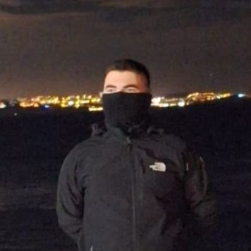 readyshott's profile picture. Ne kadar bilirsen bil, söylediklerin karşındakinin anlayabileceği kadardır.