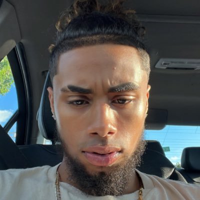 antoniotoowavy Profile Picture