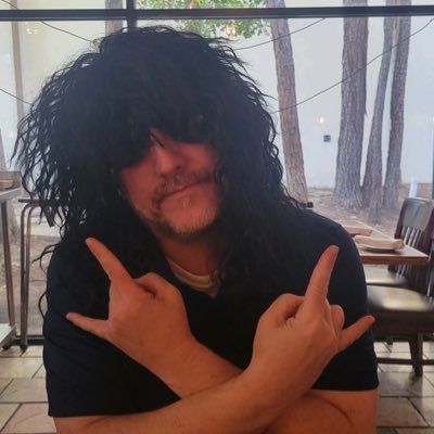 bhg70's profile picture. Lover of music, books, and movies. Studying Japanese, but I'm terrible at it. 音楽と本と映画が大好きです。日本語を勉強していますが、上手ではありません。