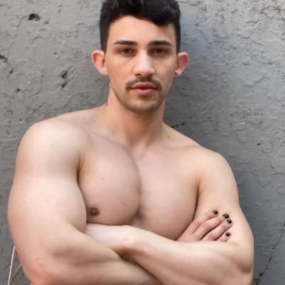 10/10 energia caótica de Áries ♈️🔥✨ https://t.co/gULENmFrLs - CEO: @role_br ⚡️