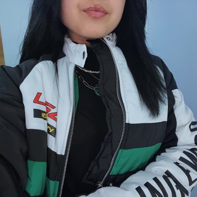 Mikkiee_'s profile picture. Is hard to believe in people 😶