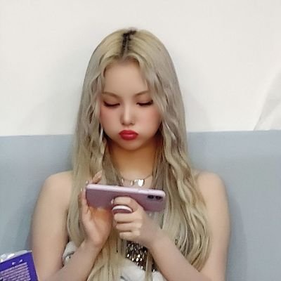 iwantmaruya's profile picture. ha?? hotdog

YERIN 'Wavy' https://t.co/U7AJZqV6CO