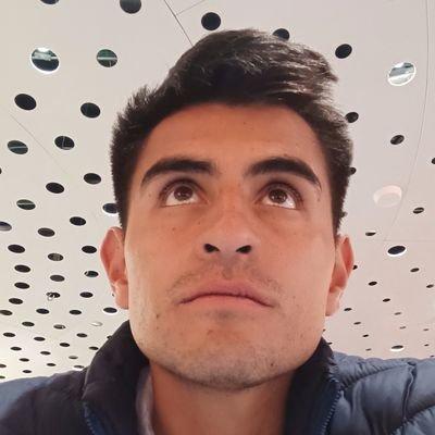 Hombre de causas dignas. UNAM. Milanista. Me cuesta reconocer que me gusta más la noche que a Batman.
