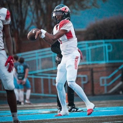 6’1 170 3⭐️ Dual Threat QB C/O 2025 Student Athlete 3.5 GPA 4.38 40 yd dash Monroe High School Email(kaeganchambers240@gmail.com) Cell Phone #: 7046988894