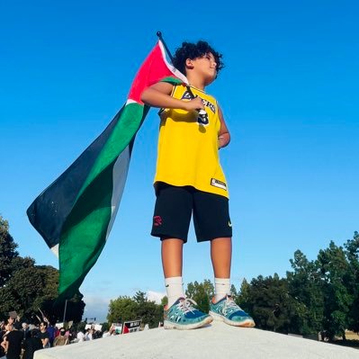 #freepalestine 🇵🇸   cautiously optimistic laker fan. #LNLS