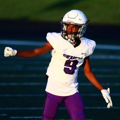 ht,5’9 135 lbs wingspan, 72 inches🏈 wr/db Phhsfb va raptors track phhs🏃🏽🤼 and track📚 email:markylebanks362@icloud.com. phone number:(540-761-4886)