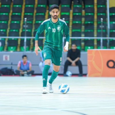 لاعب نادي القادسية والمنتخب الوطني السعودي لكرة قدم الصالات .