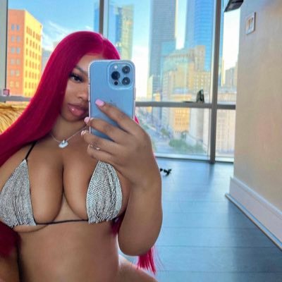 lravie05's profile picture. 