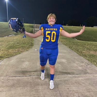 warren east highschool 27/ 5,10 220/ 40 5.7/ gpa 3.3/ OL,DL/ football🏈