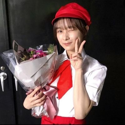 芋焼酎、激辛、デカ盛り、旧乃木坂(鈴木絢音)、化物語シリーズ好きです。