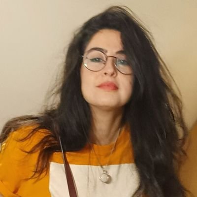 Designer não praticante, sou aspirante de bordadeira e programadora.