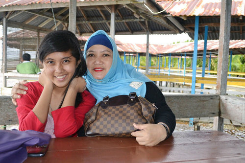 Be careful because you can't take back what you've say! • @Annissdott , @EkaFitrianiS , @nandiaputr ƪ(˘♥˘)ʃ • @Upikkk_ 's twins sisterε˘')