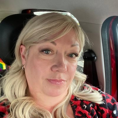 District nurse, Welsh adopted, BBQ fan, foodie on a diet! my blog https://t.co/8kWZObcXnw Macmillan secondment@QNI Sister to @Dickpageface LGBT+ally