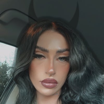 🦋intoxicated by the romance of the unusual // IG: maccxoxxo