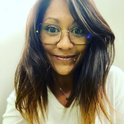 Compte privé et pro. On se connaît ? Ajoute-moi. En formation de design graphic, on s'connait pas, j'apprends volontiers de toi !