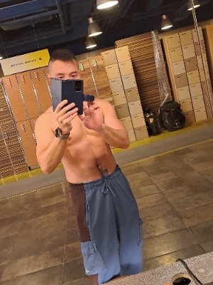 sm66077880's profile picture. 本人sm20年是一名重度刑奴可血腥踩踏!任玩,手機,whatapp,微信號85266077880只接受女S,求狠狠無底線女主