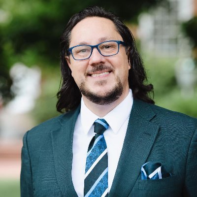 Prof & Chair @LU_COMM. Sporadically above average. Dad. Raconteur. Head Office Geek. Dudeist. Connoisseur of Media, Funko Pop!s & Assassin's Creed. He/Him.