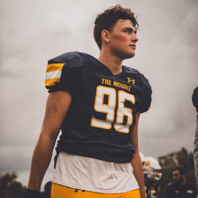 Athlete/sports management major/class of 2023/Senior @ Lafayette High School/MSJ💙💛 DE 🏈 #96/God and family🙏✝️/ 3.8 GPA/ H: 6’1/ W: 225