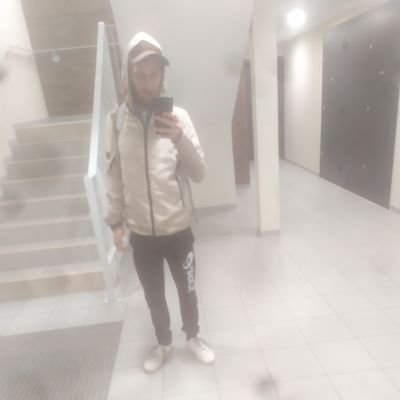 MickaelFumey's profile picture. {@ ) , je suis seulement le sosie , comme une sorte d'usurpateur ,👳‍♀️💞 ou  anh-construcsion....💊 Summer .💙💜💚. ' Love-MilLey 🍑🐍💕👑💐💐' FLOWER's 💐