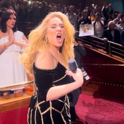 mhp8j9wr5h's profile picture. Currently daydreaming