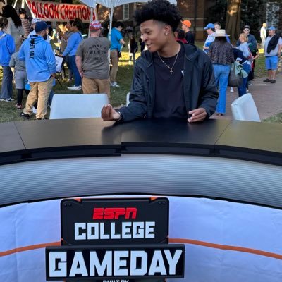 ice_Burrrrg's profile picture. #FTTB | #TheBrotherhood | #ALLINLV | #KeepCLIMBing | Basketball Coach