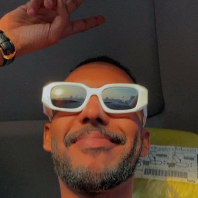 من الأدب أن لا تسأل أحداً عن شيء يخفيه عنك ، فإن لم يكن ظاهراً لك فهو غالبا لا يخصك ... ﮼حوّٰجنٍ