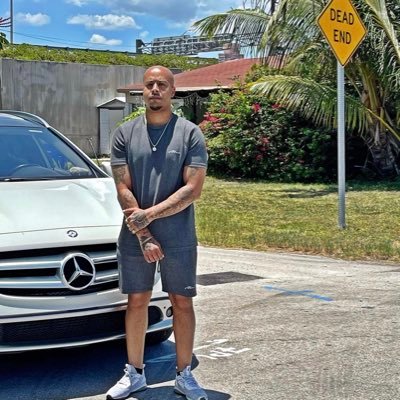 Luxurious Lifestyle Productions ™️ CHASE money DREAMS For bookings and more info email: deazy222000@yahoo.com SoundCloud: Mr.browardcounty