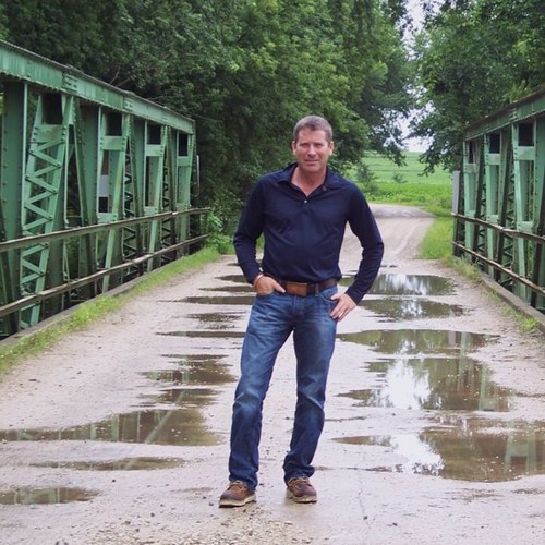 Harley rider, golfer, drinker of fine wine, craft beer and smooth spirits. single man no kids