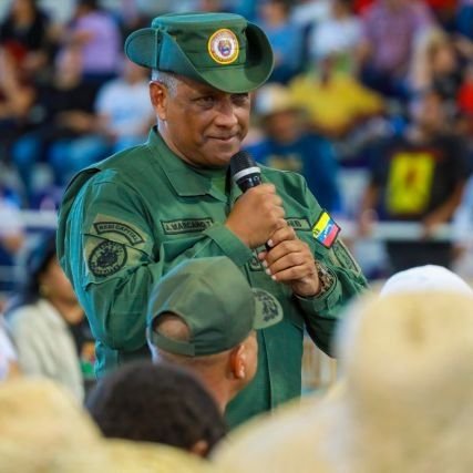 Soldado patriota y Revolucionario, comprometido con el Proyecto Histórico Bolivariano. Comandante General de la Milicia Bolivariana.