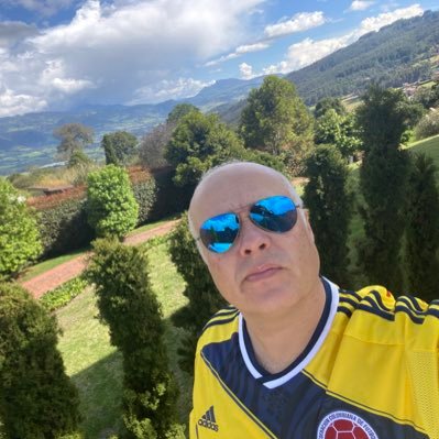 santiscasti's profile picture. Colombiano y Bogotano, enamorado de la vida , melomano, noble y de un gran corazón. Muy agradecido con Dios por la vida que me ha dado!!!