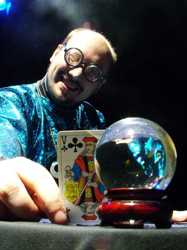 DoctorAceves's profile picture. Eminente, impotente y casi inteligente ser, que es capaz de leer tu futuro, tu pasado e incluso tu correo.