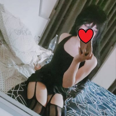 Lo unico que tengo para comer es mi cuerpo
DM y Mensajes SOLO VENTA DE CONTENIDO Y OF 
Chica trans petite 24 años a