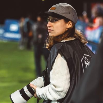 Jamais loin du poteau de corner d’un match de l’OL féminin, souvent un appareil photo à la main 📸⚽️ | #TeamOL