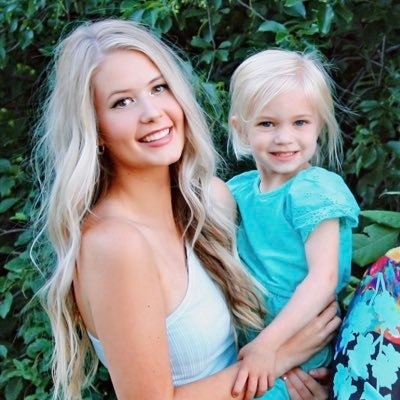 RachelmGoven's profile picture. 