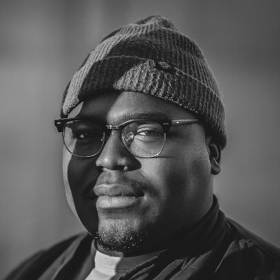 I help founders scale with clarity, content, and creative infrastructure.
💡 Creator of the 5P Brand Map™ | Book a brand clarity call 👇