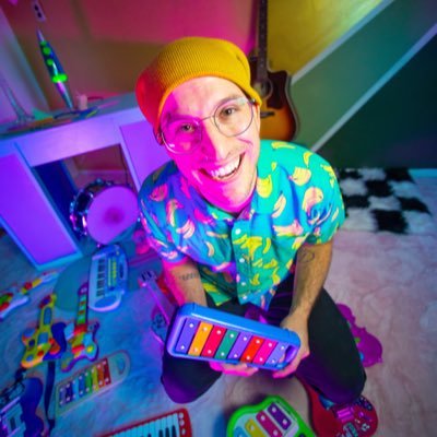 🦄 Award Winning Original Children's Music! 💿 👨🏫 Dad of 3🧒🏼👧🏼👶🏻 Multi-Instrumentalist 💿 Recording Academy Voting Member 🎚️ Producer 🎤🥁🎹