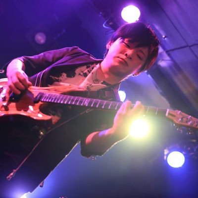 酒と音楽とギターとアニメと山岡家で構成されています☺️
たまーにバンドやってます