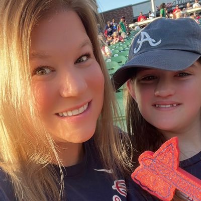 Queen City Girl • Sports Mom 🏀⚽️🏈• Braves baseball makes my ❤️ happy • it’s TAR. HEELS. Two words. 😂 Ready to call Georgia HOME.