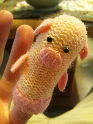 may3212si's profile picture. 家にギターを飾っている。夏でもそんなに日焼けしない。