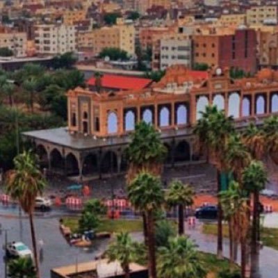 أنا الشيء الوحيد الذي يحدث هنا.