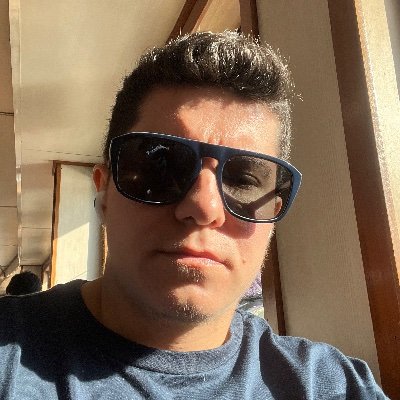 eyykocacinar's profile picture. Yel, kayadan toz alır.