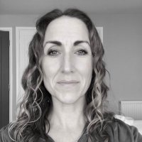 Laura Howard 📚 (@bylaurahoward) 's Twitter Profile