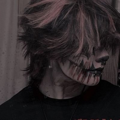 dayanuxo's profile picture. what's a nice kid like me doing in a place like this?????
🚽💩🛢️🎫💥🚧