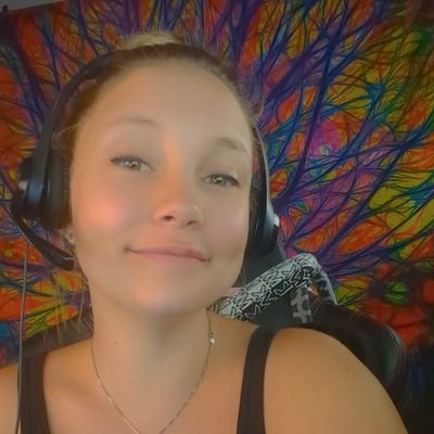 A radical dame who likes to play games 👏🏻😁♑
#twitchaffiliate
https://t.co/fPq3wdYFwi