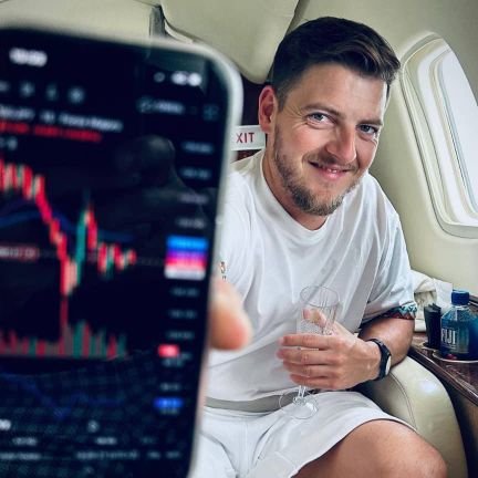 Entrepreneur

🧠Forex trader | Investor

📈 Helping you profit from the markets 

🚀 DM me  for more info

lover of football @celticfc⚽♥️