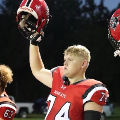 Class of 2025; 6’4” 275lbs; GPA 3.6; Center/ (DE/DT) Wingspan 6'6”; Bench 225 x 16 reps. 573-421-6114 ethanglaus@gmail.com